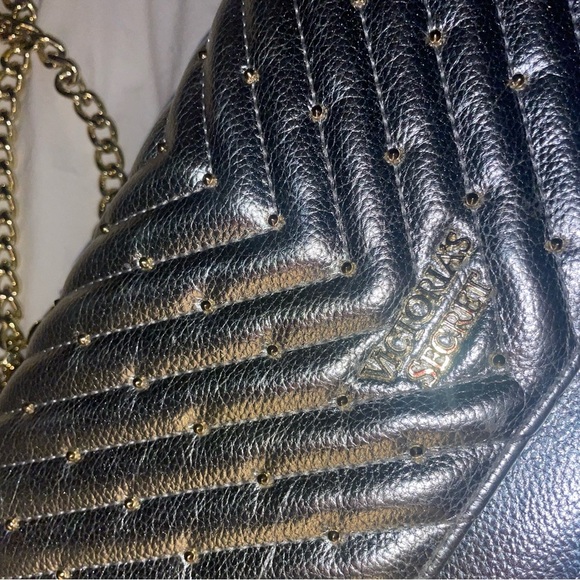 LIKE NEW VS purse! crossbody style ⚪️ - Picture 2 of 4